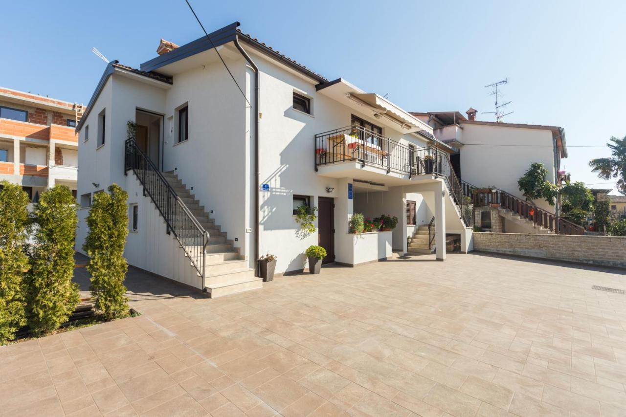 Alex Deluxe Apartments On Beach Porec Ngoại thất bức ảnh